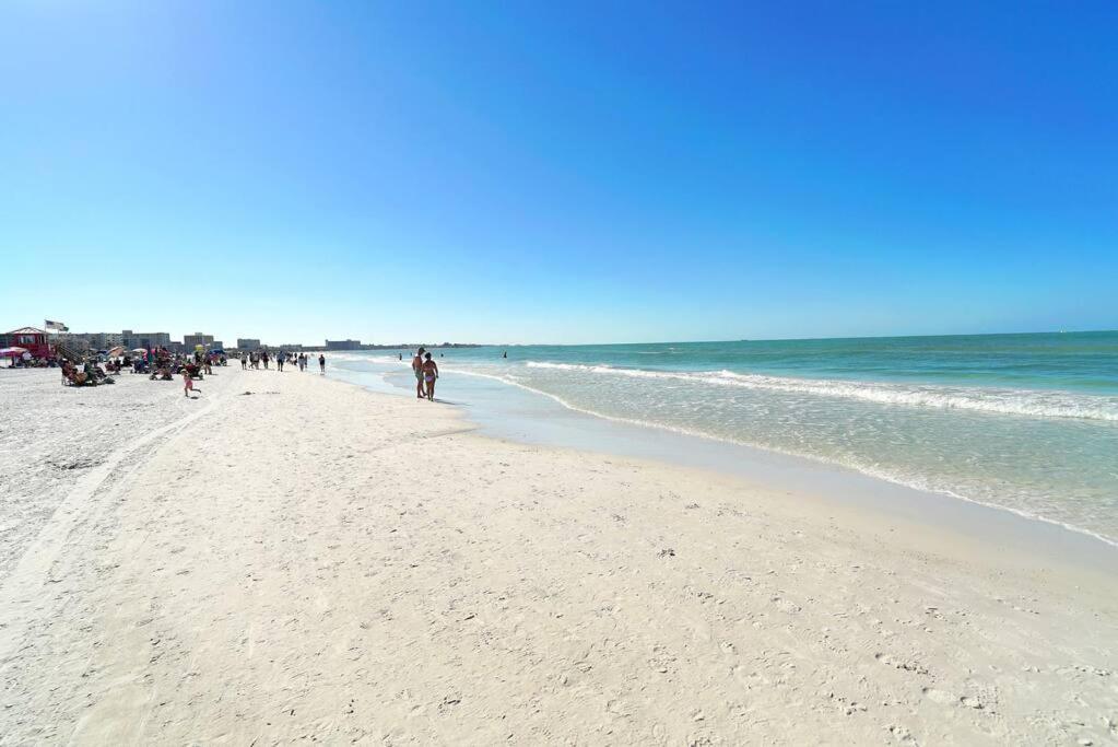 Modern, Fresh - Only 3 Miles To The Beach! * Sarasota